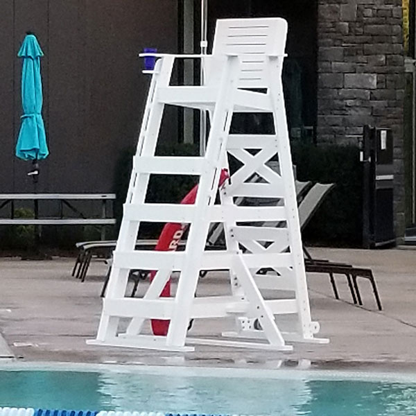S R Smith 66" portable Sentry lifeguard chair with center supports